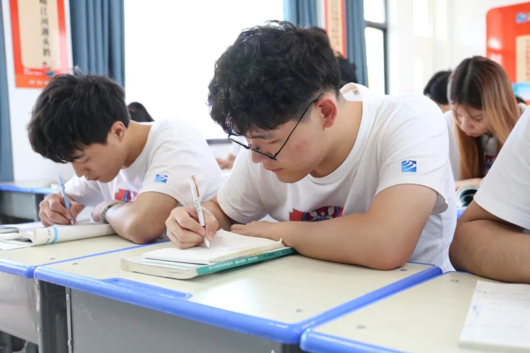 �������A�����WУ 2026 �����������_�������������䁾Ͷ�Ԫ���L֮·